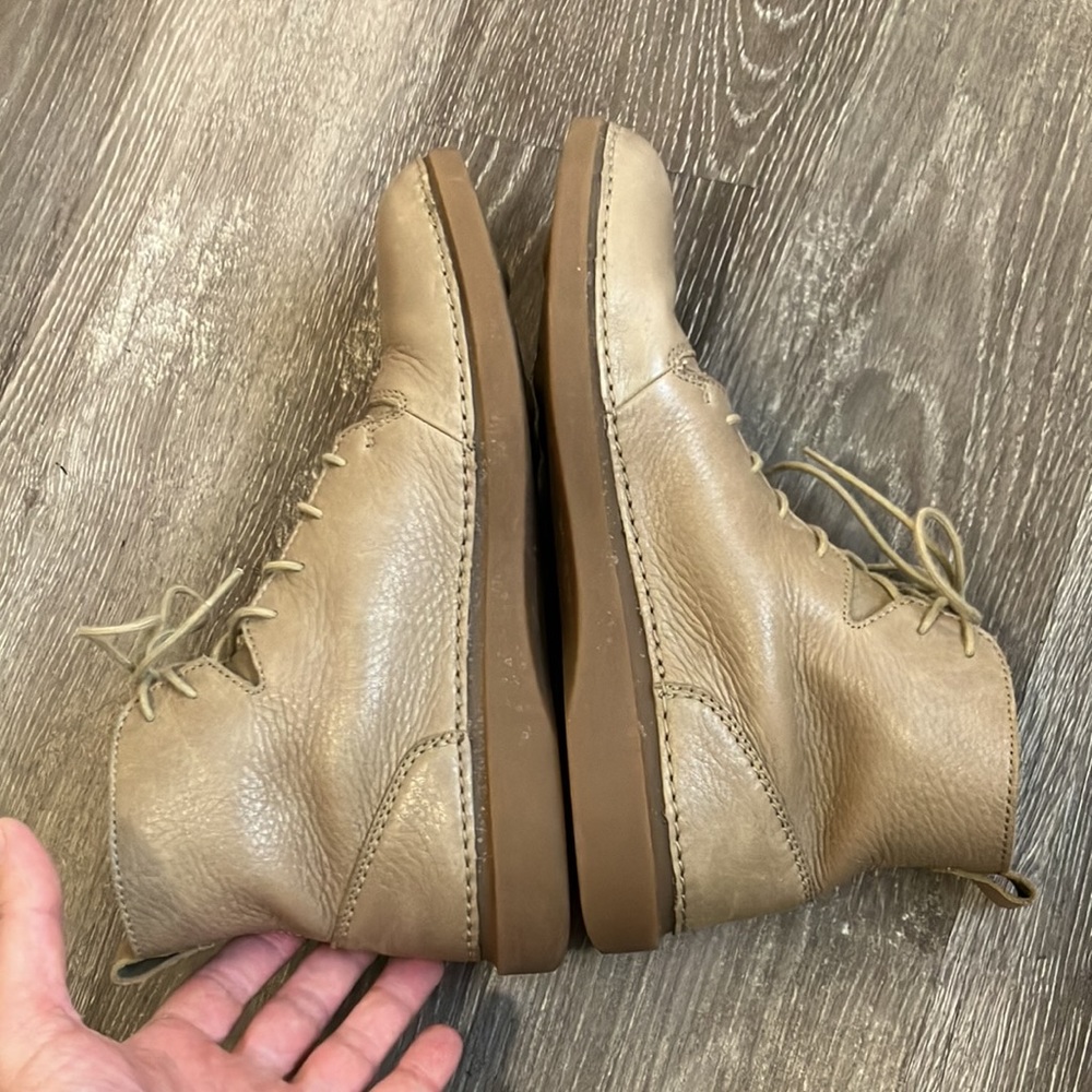 Clarks - Picture 6 of 17